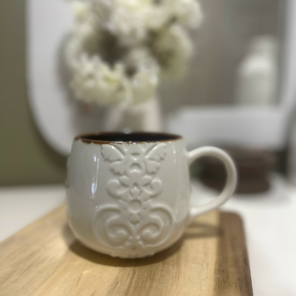 ☕️Starbucks Casi Cielo Embossed Floral
☕️Coffee /Tea Mug 
☕️ Cup 12 oz
